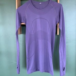 Lululemon Long Sleeve Tee. Size 4. Purple.